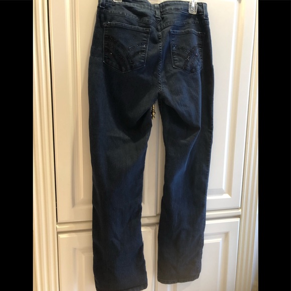 💕 NYDJ High waist stretch classic straight jeans, enhanced blue back pockets - Picture 3 of 9